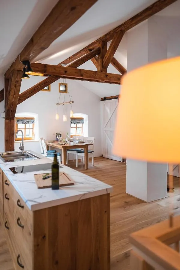 Ambiente & Comfort Im Historischen Anwesen Walting